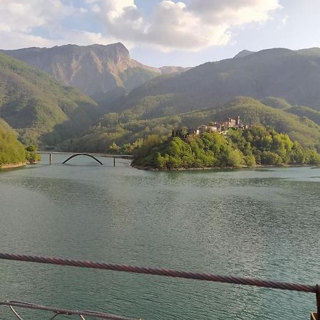 Vagli di Sotto Casa Vacanze Al Colletto - Con Terrazza Panoramica In Centro Storico מראה חיצוני תמונה