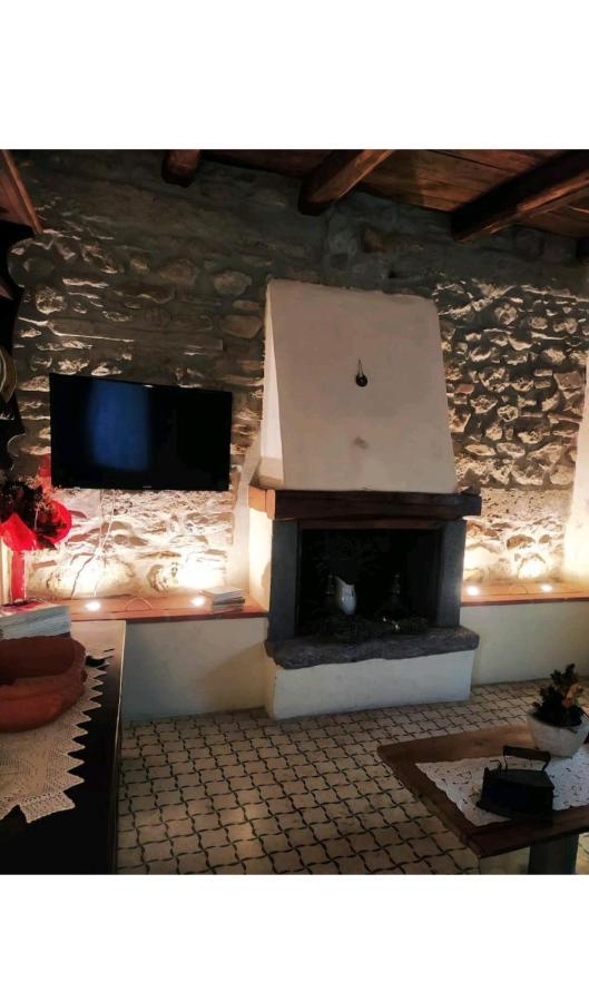 Vagli di Sotto Casa Vacanze Al Colletto - Con Terrazza Panoramica In Centro Storico מראה חיצוני תמונה